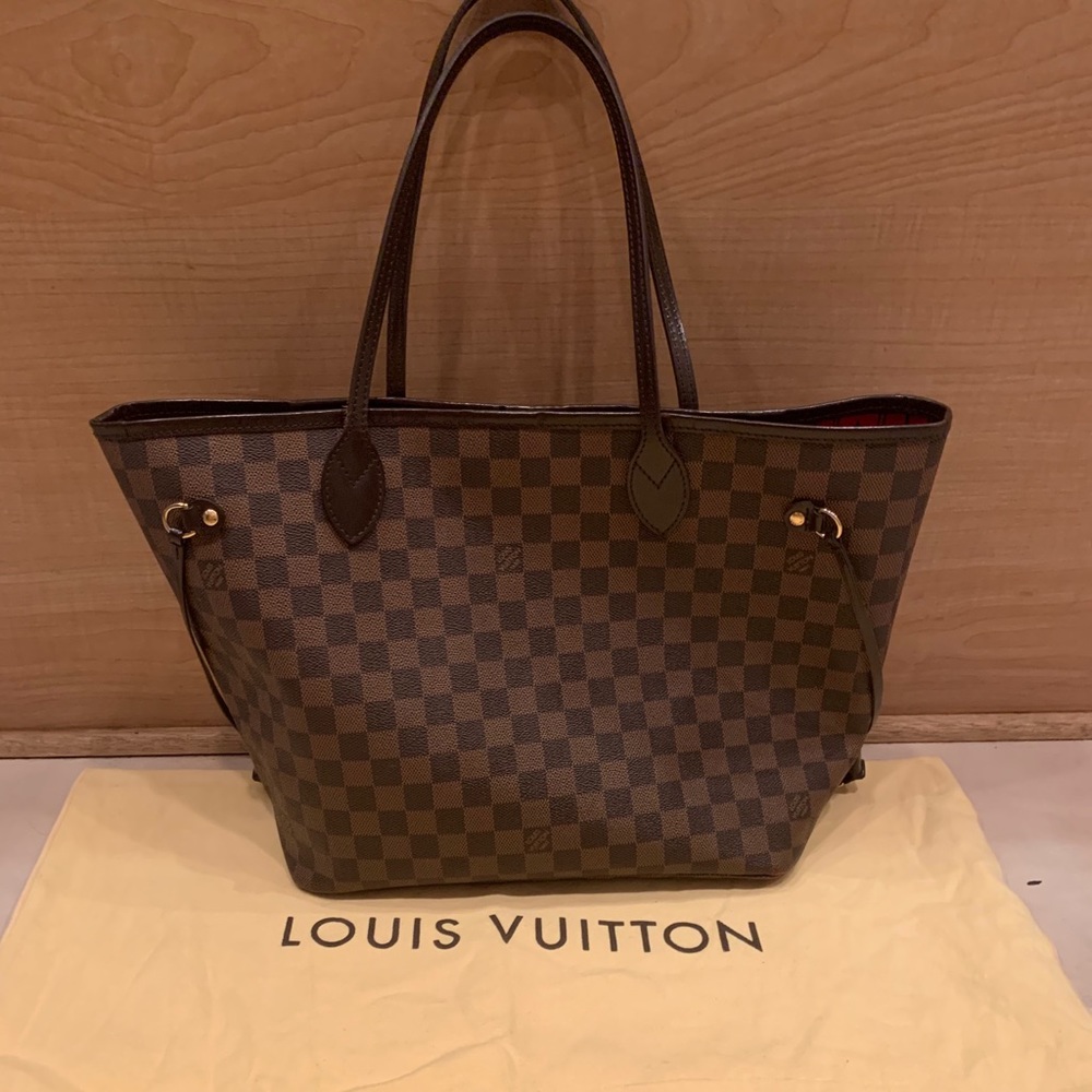 Louis Vuitton MM Neverfull